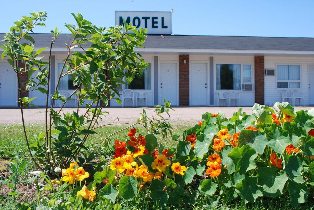 Tantramar Motel Саквил Екстериор снимка