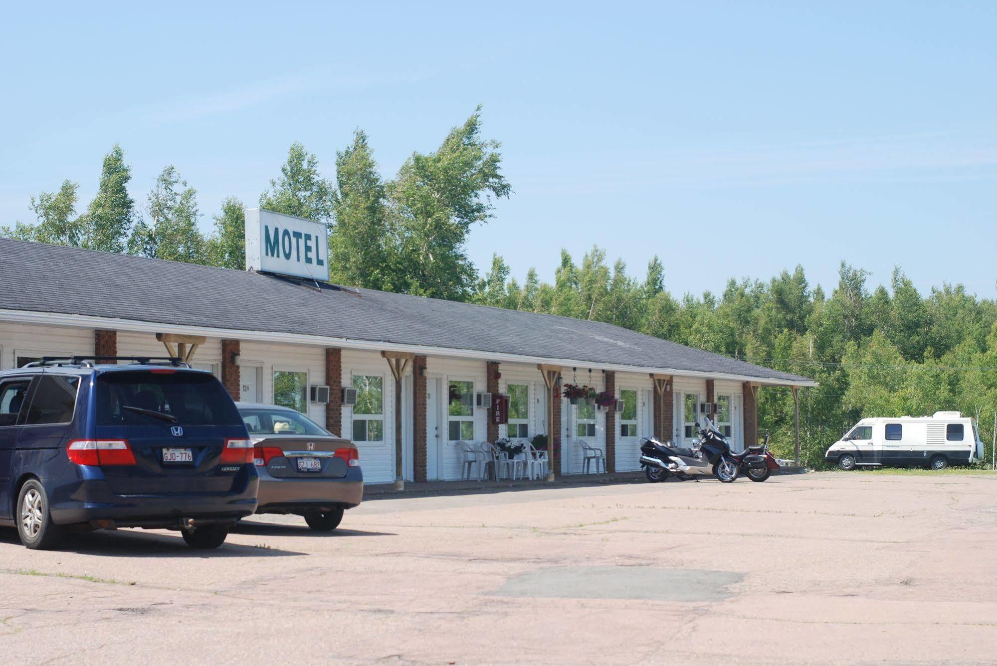 Tantramar Motel Саквил Екстериор снимка