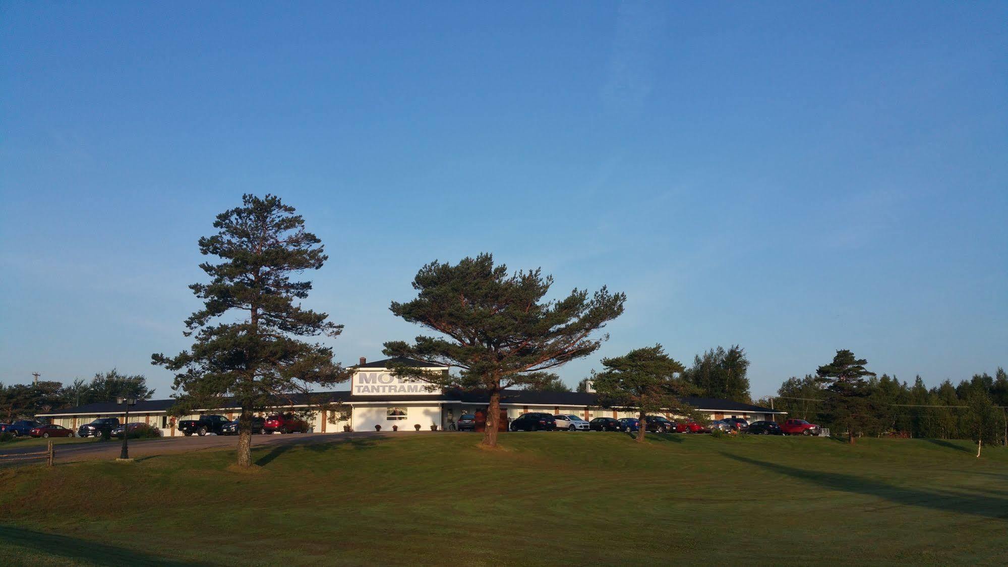 Tantramar Motel Саквил Екстериор снимка