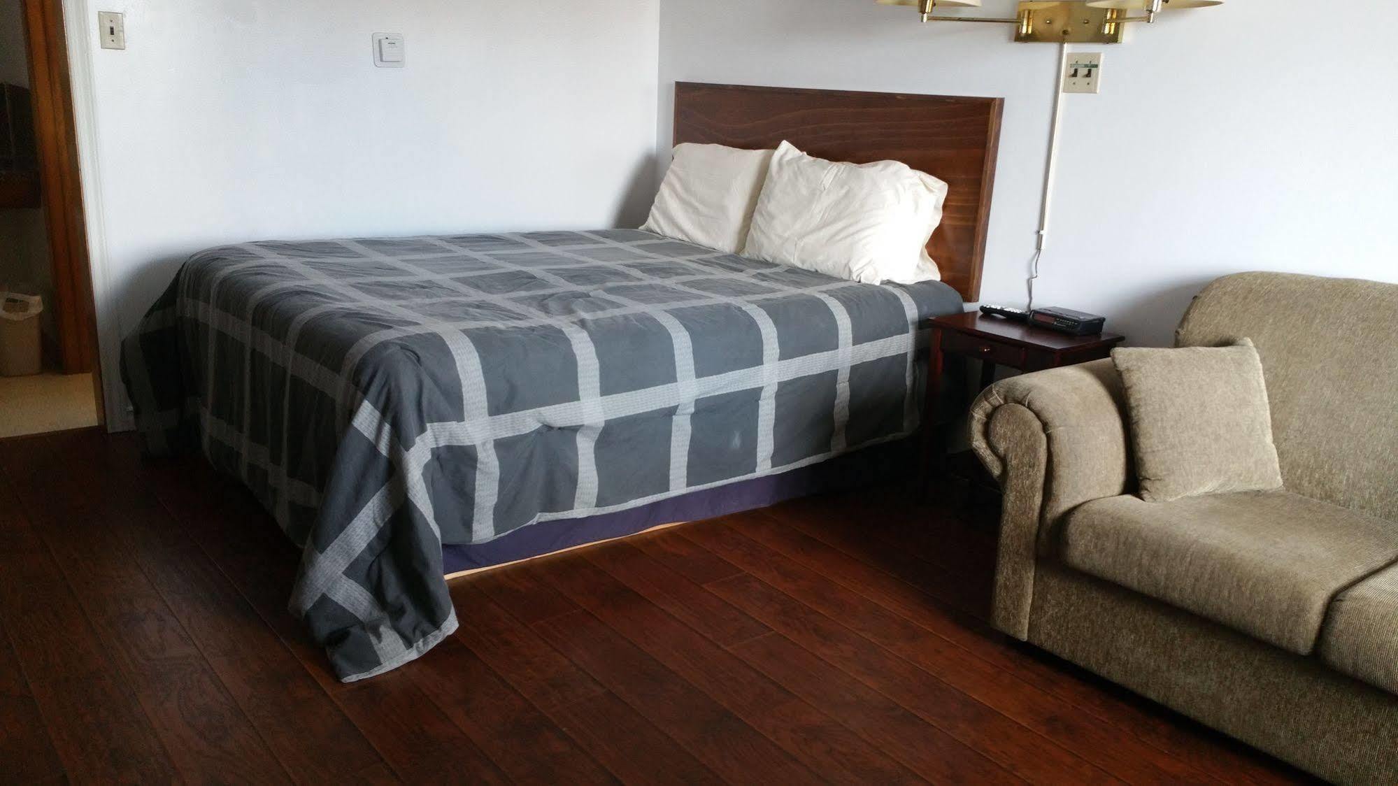 Tantramar Motel Саквил Екстериор снимка