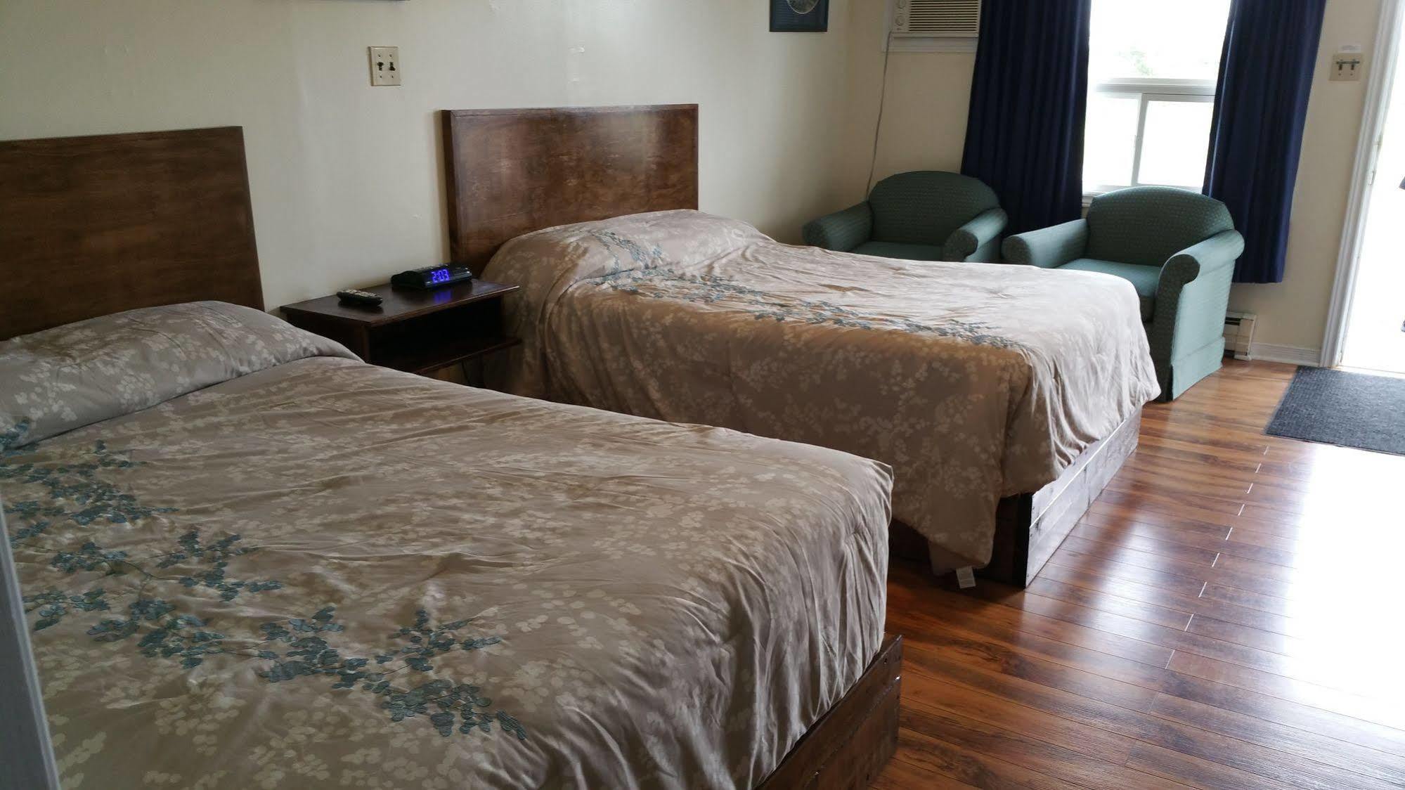 Tantramar Motel Саквил Екстериор снимка