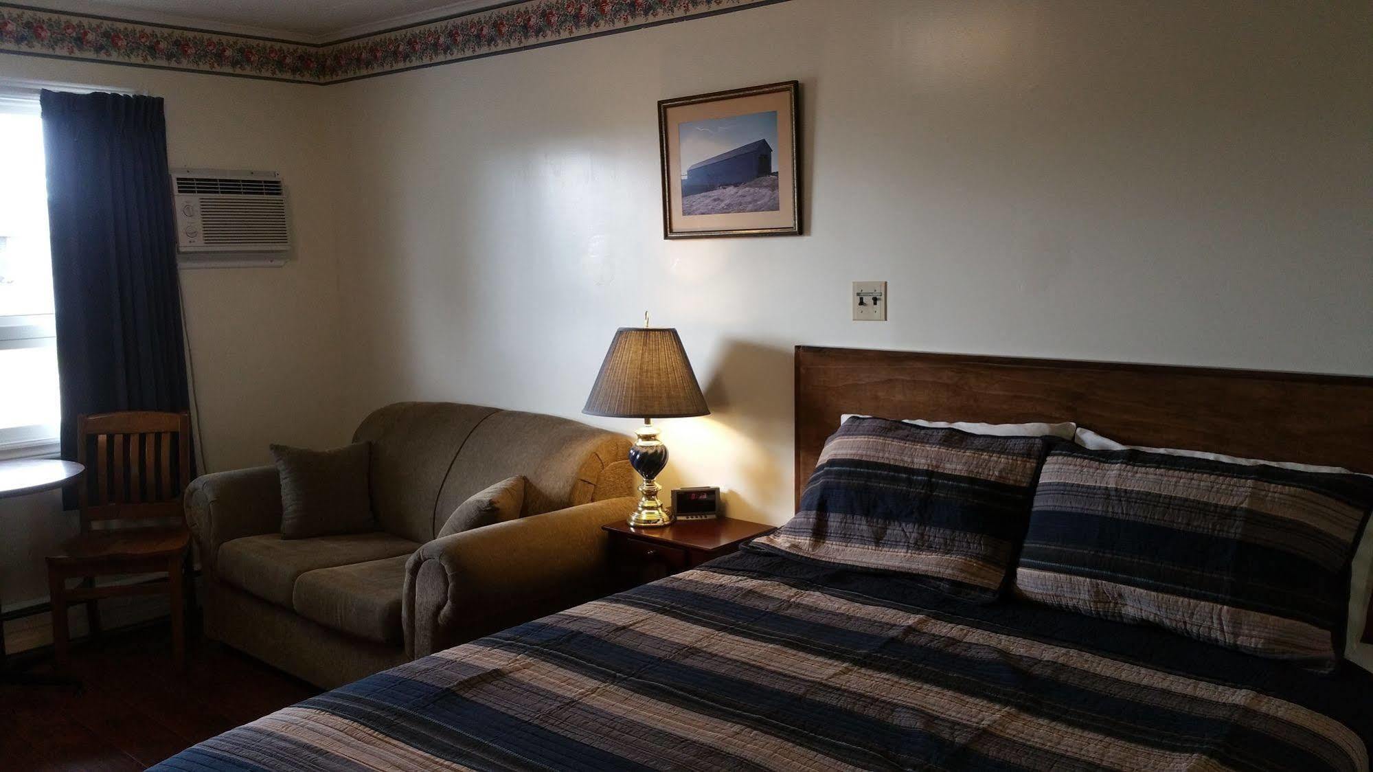 Tantramar Motel Саквил Екстериор снимка